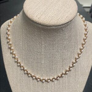 Vintage 90s Elegant Gold and Pearl Necklace